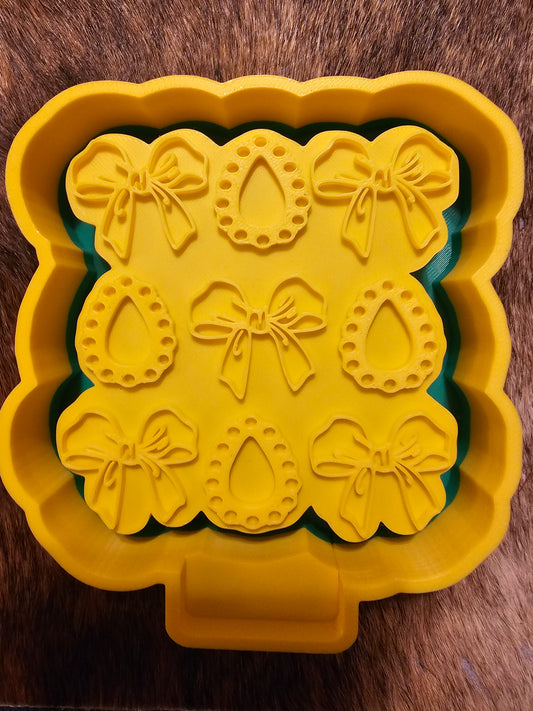 Turquoise and Bows Mold