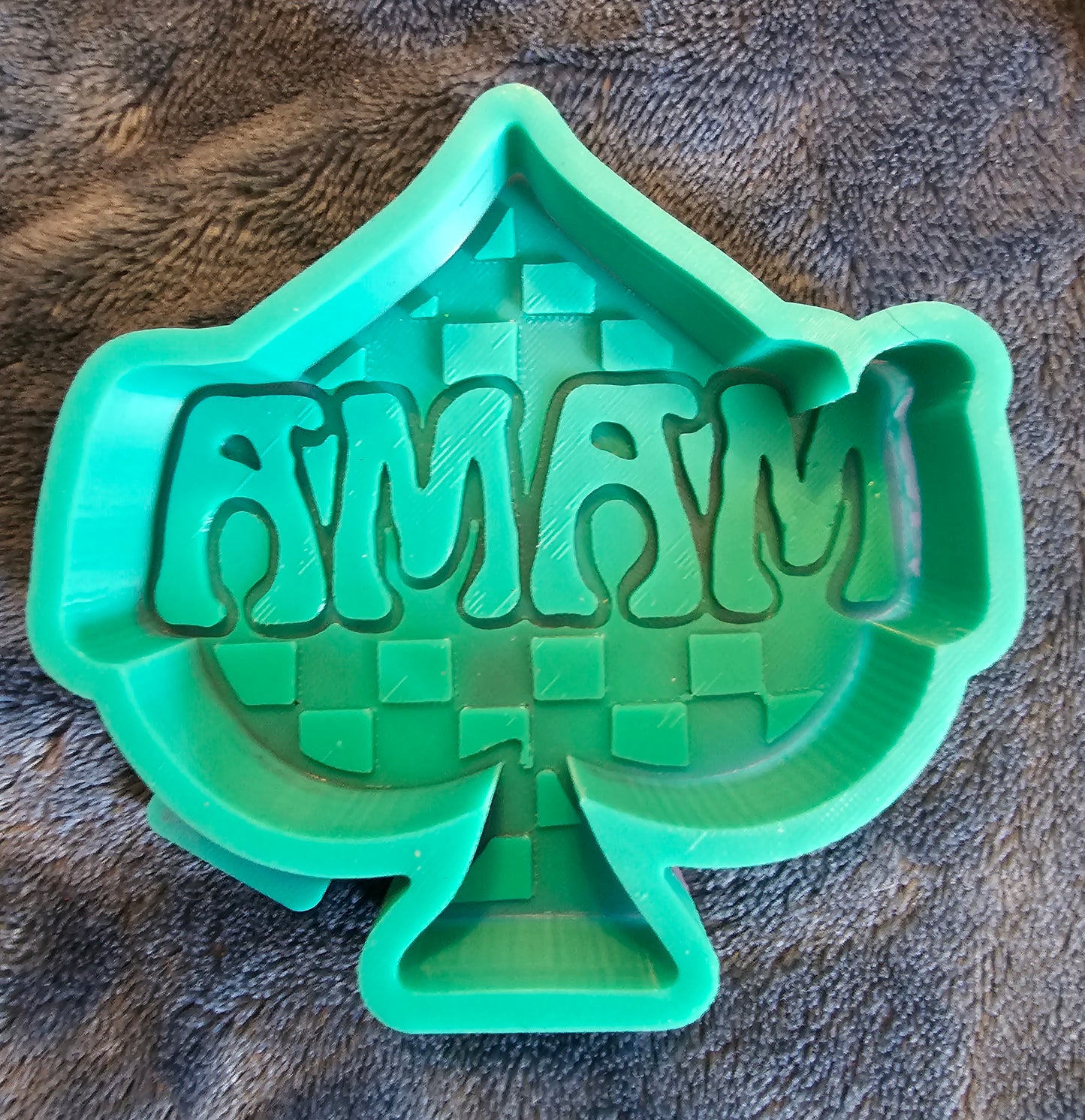 Mama Checkered Spade Mold ♠️