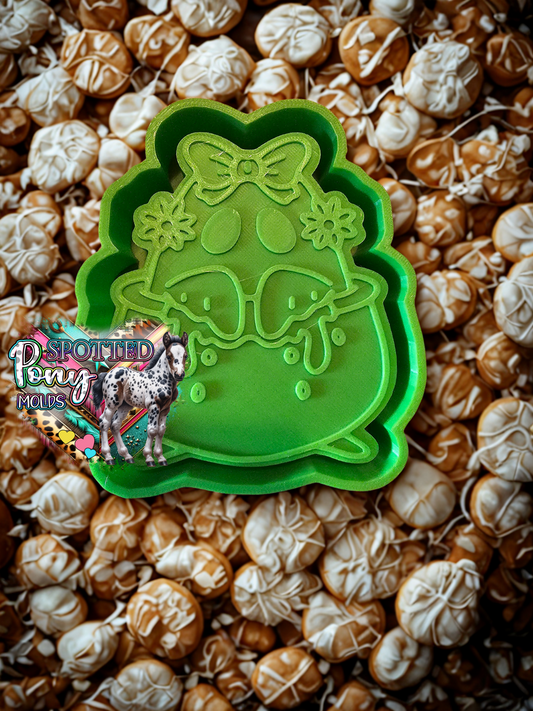 Girly Ghost in Cauldron Mold